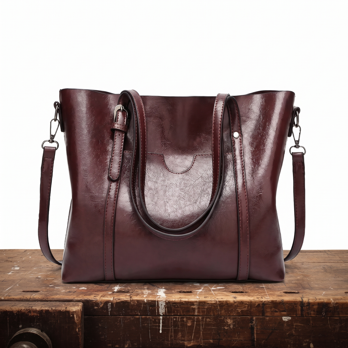 DAPHNE | SLEEK LEATHER SHOULDER BAG